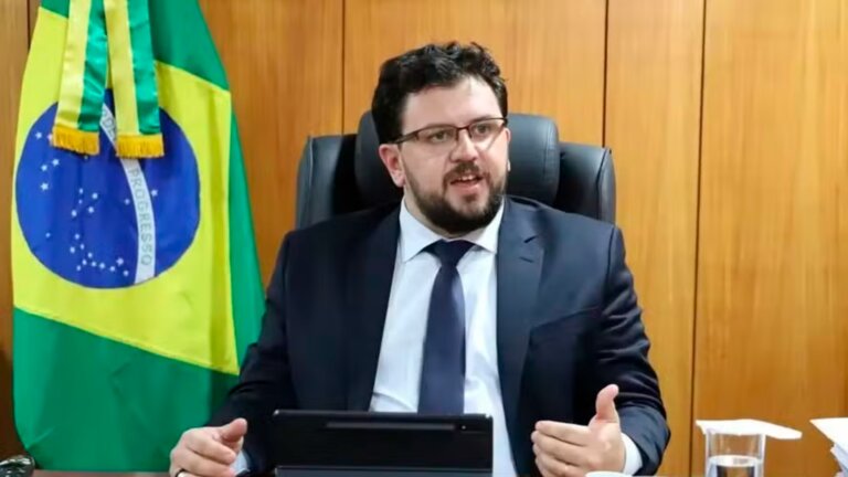 ex-chefe-de-gabinete-de-lula-diz-que-pagou-os-r$-249-mil-que-pediu-emprestado-a-empresaria-investigada