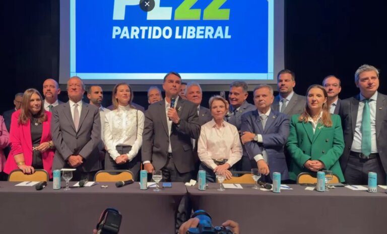 apos-impasse-com-o-centrao,-flavio-bolsonaro-confirma-alfredo-gaspar-como-vice