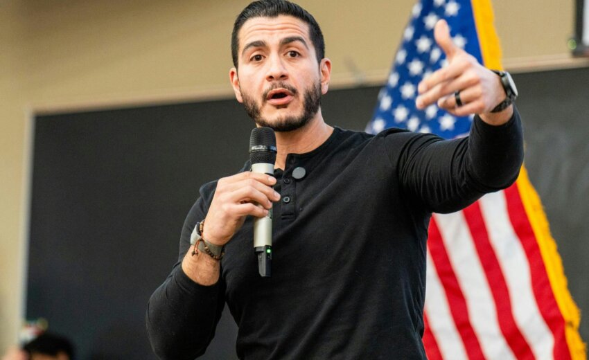abdul-el-sayed-pode-se-tornar-o-primeiro-senador-muculmano-da-historia-dos-eua-apos-vencer-previas