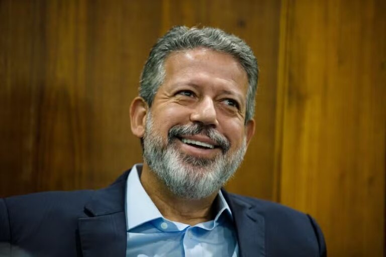 como-vice-escolhido-por-flavio-bolsonaro-ajuda-arthur-lira