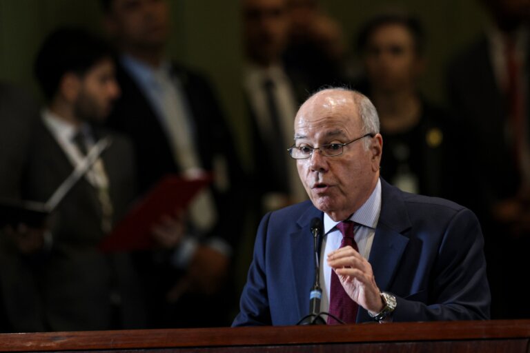‘milei-foi-agressivo-e-fez-criticas-de-forma-nunca-vista-antes’,-diz-ministro-das-relacoes-exteriores