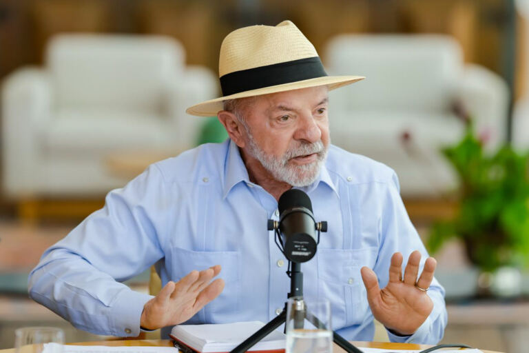 lula-chama-de-“irresponsavel”-decisao-dos-eua-contra-embaixadora-brasileira