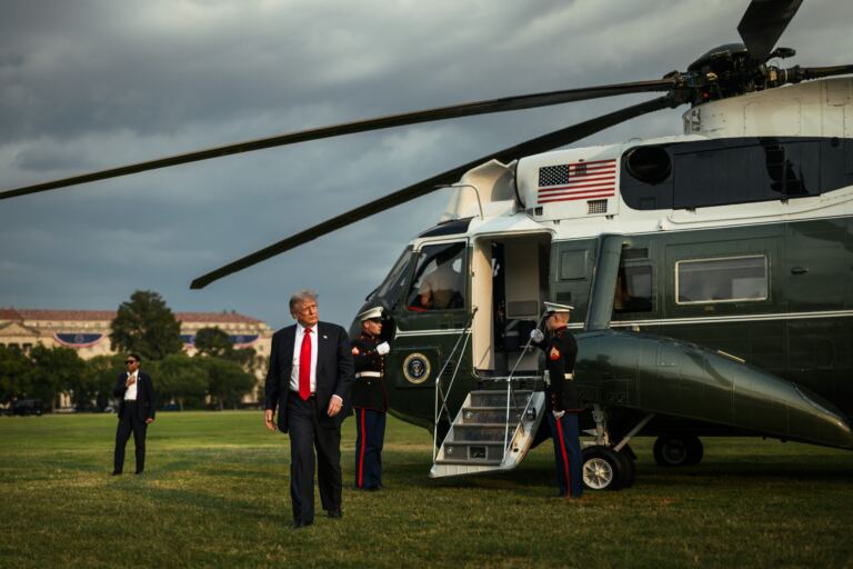 helicoptero-com-trump-passa-a-pouco-mais-de-1-km-de-aviao-comercial;-entenda