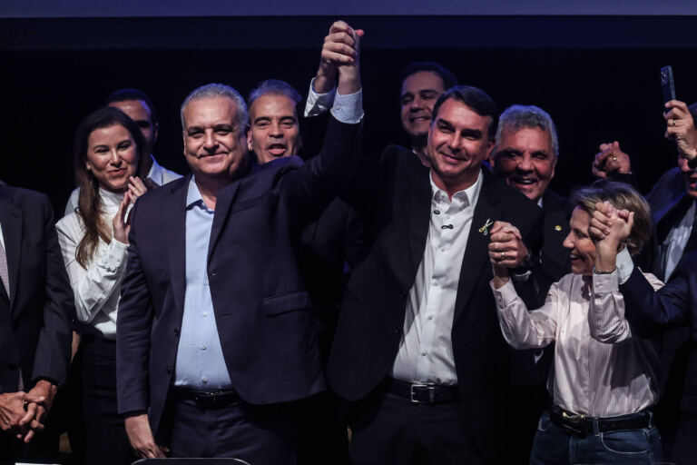 quem-flavio-bolsonaro-procurou-antes-de-definir-vice