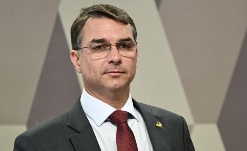 centrao-abandona-flavio,-deixa-chapa-sem-aliados-e-amplia-tempo-de-tv-de-lula