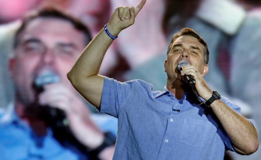 aliados-de-flavio-bolsonaro-participam-de-forum-de-extrema-direita-na-argentina