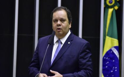 elmar-nascimento-muda-autodeclaracao-racial-no-tse-para-‘preto’-depois-de-ja-ter-se-declarado-‘branco’-e-‘pardo’