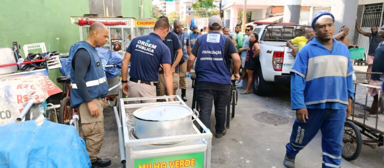tolerancia-zero:-operacao-da-prefeitura-no-leblon-fecha-depositos-e-apreende-8-toneladas-de-equipamentos