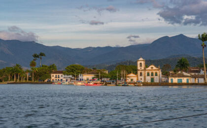 com-previsao-de-ventos-de-ate-110-km/h,-paraty-e-angra-dos-reis-suspendem-aulas-nesta-sexta-feira