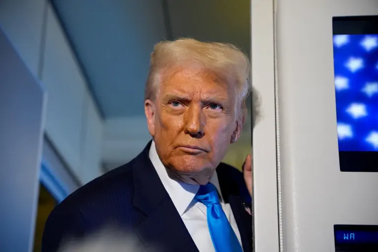 trump-assina-decretos-para-restringir-cidadania-por-nascimento-nos-eua