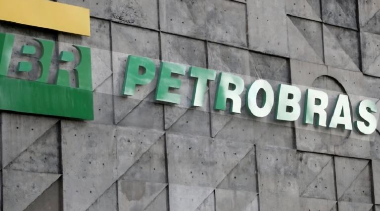 petrobras-lucra-r$-52,4-bilhoes-no-segundo-trimestre-e-anuncia-r$-17,4-bilhoes-em-dividendos