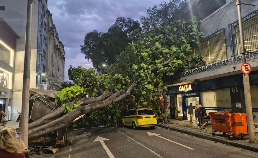 ventos-de-ate-110-km/h-devem-atingir-o-rio;-veja-o-horario-de-maior-risco