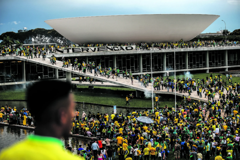 stf-abre-caminho-para-reduzir-penas-de-reus-do-8-de-janeiro-em-derrota-para-moraes