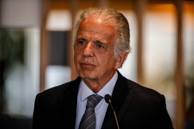 ex-kgb,-assessor-de-putin-se-reune-com-mucio