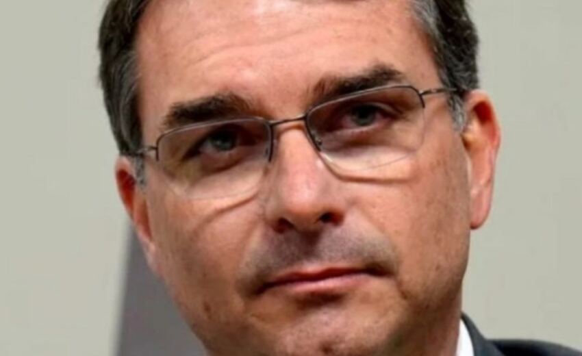 flavio-bolsonaro-pede-que-ex-presidente-da-caixa-explique-a-selic:-‘nao-entendo-tanto-de-economia’