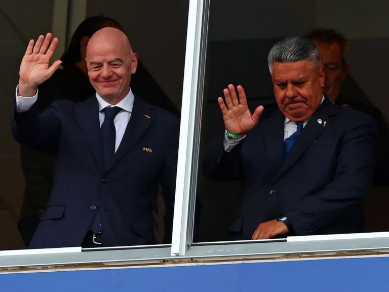 “caminho-certo”:-federacao-argentina-defende-gestao-de-infantino-na-fifa