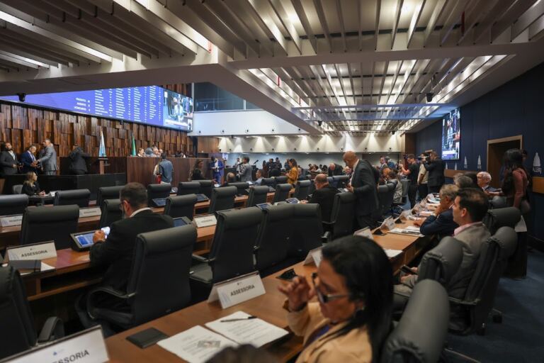 deputadas-ampliam-pressao-contra-fusao-da-ciencia-e-tecnologia;-governo-diz-que-pasta-mantem-status-de-secretaria