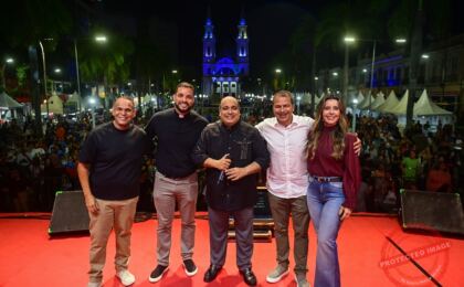 show-do-padre-omar-lota-praca-e-encerra-374a-festa-do-santissimo-salvador-com-chave-de-ouro
