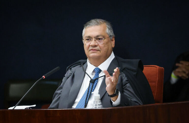 dino-manda-pf-investigar-emendas-pix-apos-prejuizo-milionario