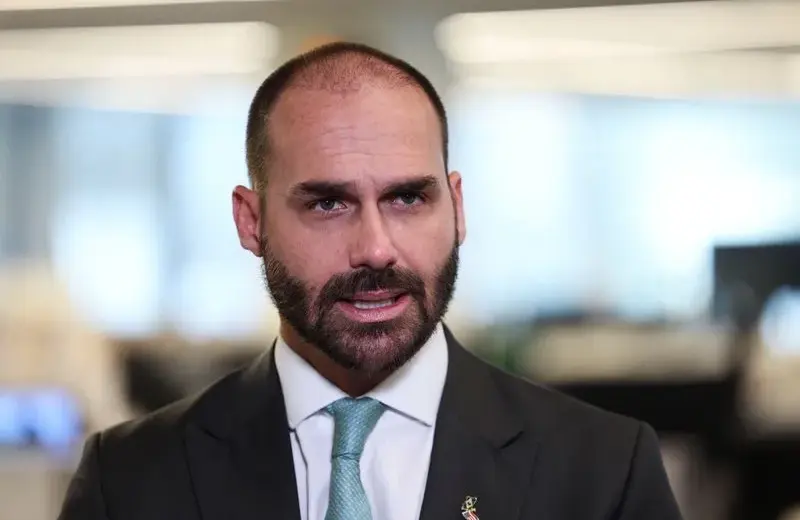 caixa-coloca-apartamento-de-eduardo-bolsonaro-em-leilao