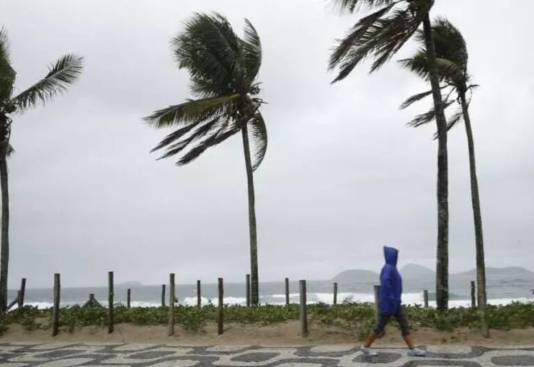 ventania-no-rio-perde-forca,-mas-rajadas-podem-chegar-a-76-km/h-a-noite