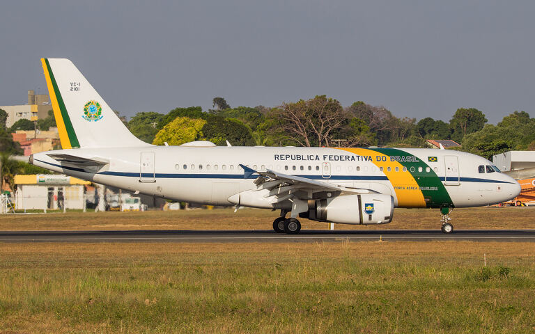 apos-problemas-em-voos,-lula-volta-a-defender-troca-do-aviao-presidencial