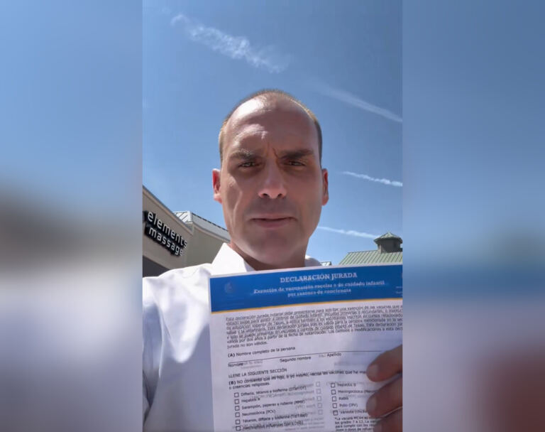 eduardo-bolsonaro-consegue-dispensa-para-nao-vacinar-a-filha-e-ataca-lula-por-imunizacao-infantil