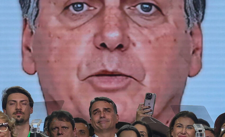 60%-dos-brasileiros-ignoram-video-de-bolsonaro-feito-com-ia-por-campanha-de-flavio,-diz-quaest
