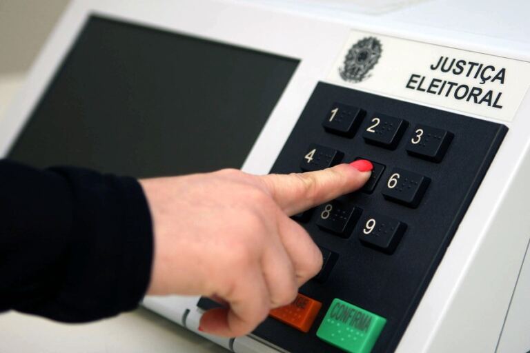 metade-dos-presidentes-de-partidos-disputara-as-eleicoes-de-2026