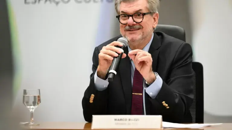 marco-buzzi-recebeu-ao-menos-r$-300-mil-enquanto-estava-afastado-do-stj
