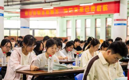 uso-de-ia-para-fazer-licao-reduz-notas-em-provas,-aponta-estudo-com-25-mil-alunos