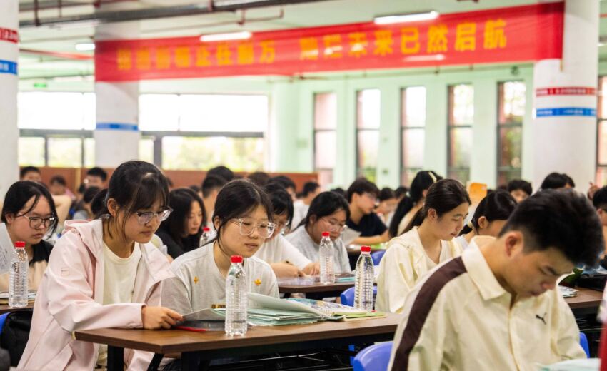uso-de-ia-para-fazer-licao-reduz-notas-em-provas,-aponta-estudo-com-25-mil-alunos