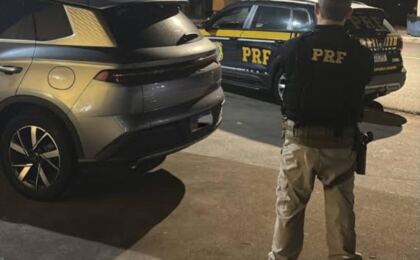 cinco-estrangeiros-sao-presos-com-carro-clonado-na-dutra