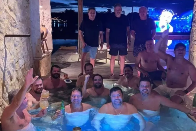 ramagem-reage-a-foto-em-piscina-com-politicos-e-advogado-alvo-da-pf-no-caso-inss