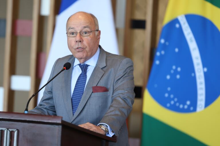 ‘agressoes-devem-parar-imediatamente’,-diz-mauro-vieira-sobre-milei