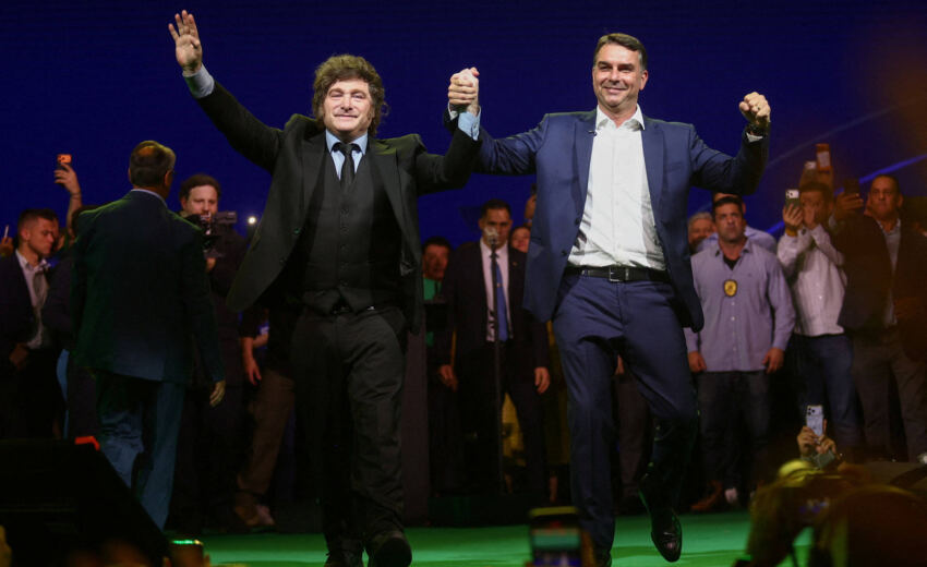 apoio-de-milei-a-flavio-bolsonaro-eleva-chance-de-voto-em-lula-para-34%,-aponta-quaest