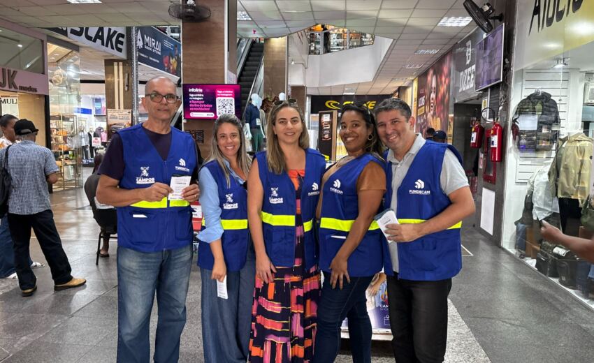 fundecam-segue-nas-ruas-do-centro-levando-informacoes-sobre-microcredito-aos-lojistas-de-campos