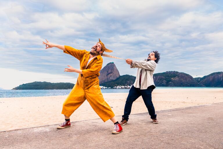 ‘vida-de-cao’-aborda-amizade-e-solidao-na-vida-moderna