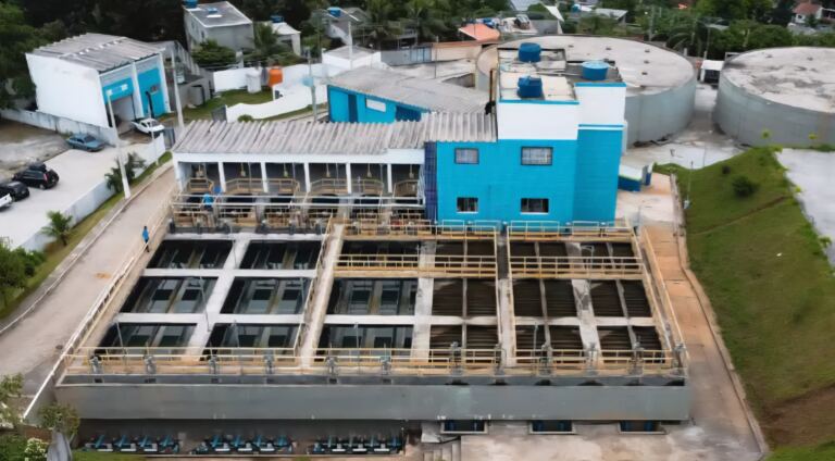 falha-de-energia-interrompe-operacao-de-estacao-da-cedae-em-duque-de-caxias