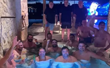 senador-se-pronuncia-sobre-foto-na-piscina-com-amigo-de-flavio