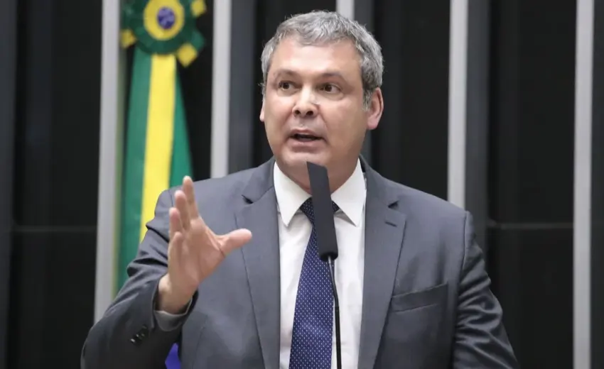 lindbergh-reage-a-denuncia-de-armacao-contra-alfredo-gaspar:-“picaretagem”