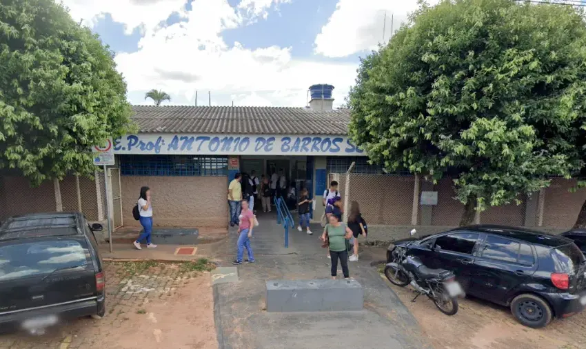 adolescente-de-15-anos-e-esfaqueada-por-colega-dentro-escola