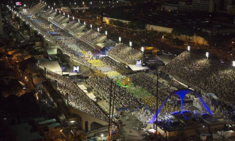 ingressos-para-desfiles-do-carnaval-2027-comecam-a-ser-vendidos-nesta-segunda
