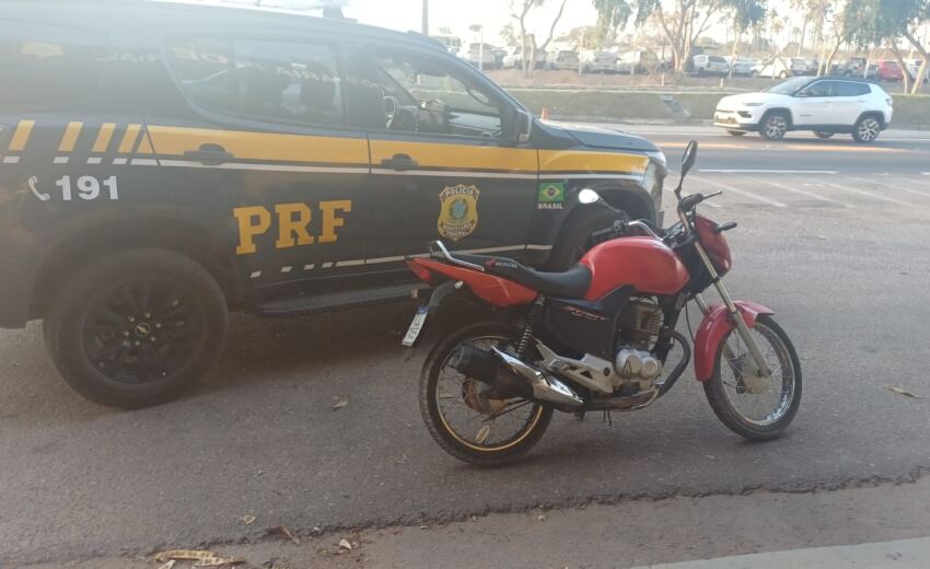 prf-recupera-motocicleta-furtada-durante-fiscalizacao-em-campos