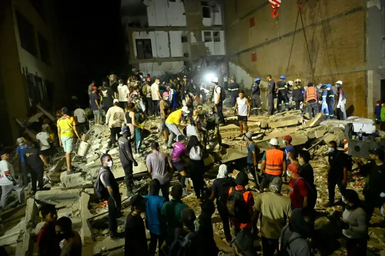 terremoto-de-magnitude-7,4-deixa-ao-menos-132-mortos-na-colombia