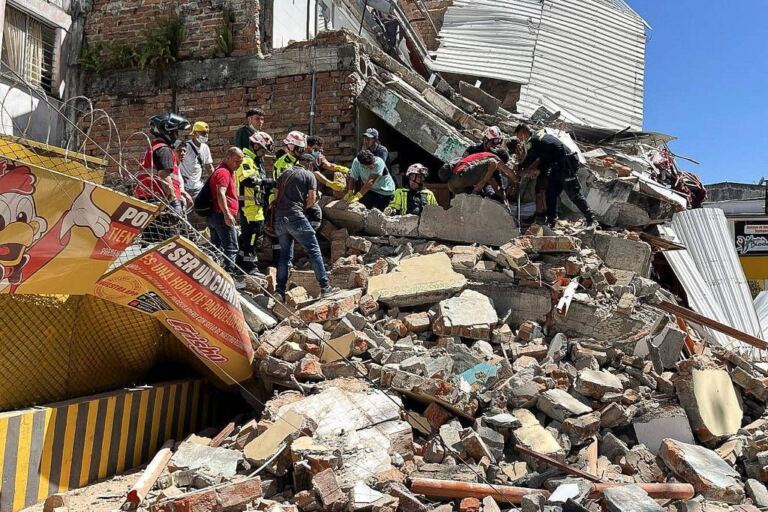terremoto-na-colombia-ja-deixa-132-mortos-e-570-feridos;-videos