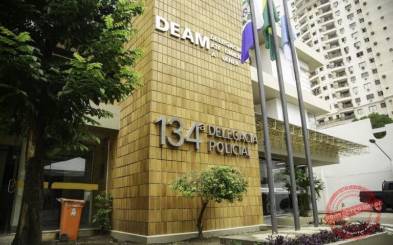dois-corpos-sao-encontrados-em-pontos-distintos-de-campos