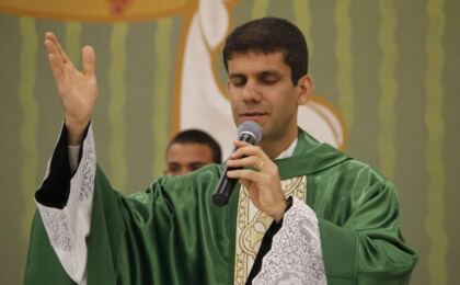 o-grupo-ultraconservador-que-levou-padre-de-jundiai-a-excomunhao