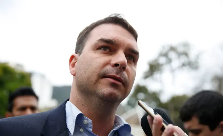 flavio-deve-ser-multado-por-video-de-bolsonaro-com-ia