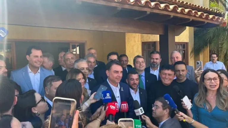 flavio-se-irrita-com-pergunta-sobre-o-caso-master-e-ataca-lula